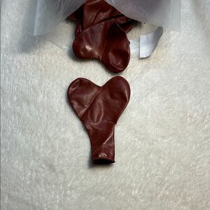 24 un used heart balloons